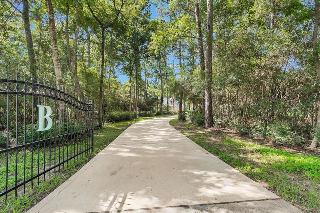 11018 Lake Windcrest, Magnolia, TX 77354
