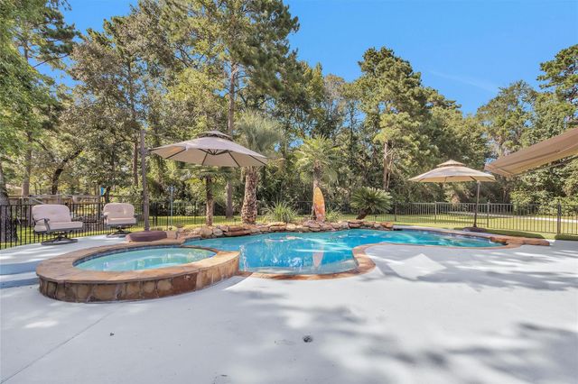 11018 Lake Windcrest, Magnolia, TX 77354