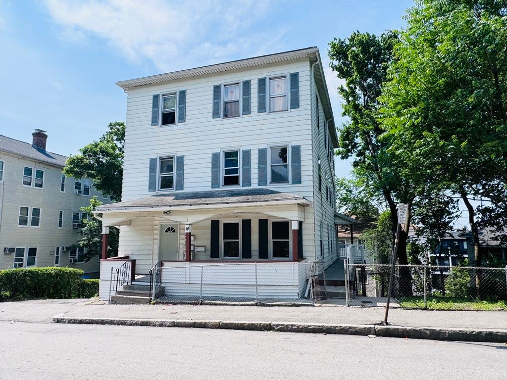 14 Gage St, Worcester, MA 01605