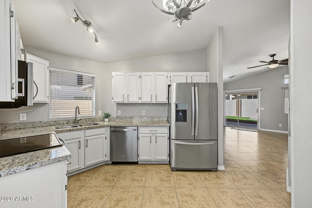8914 W PORT AU PRINCE Lane, Peoria, AZ 85381 — photo 2