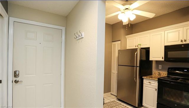 1044 Woodshire LN B203, Naples, FL 34105