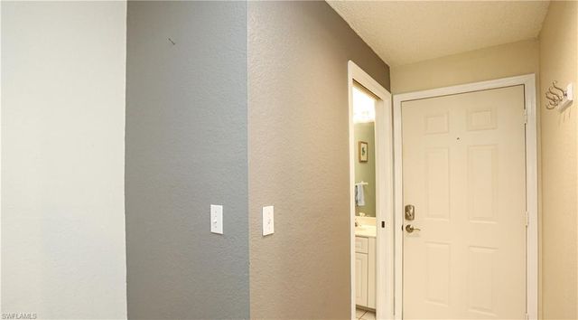 1044 Woodshire LN B203, Naples, FL 34105