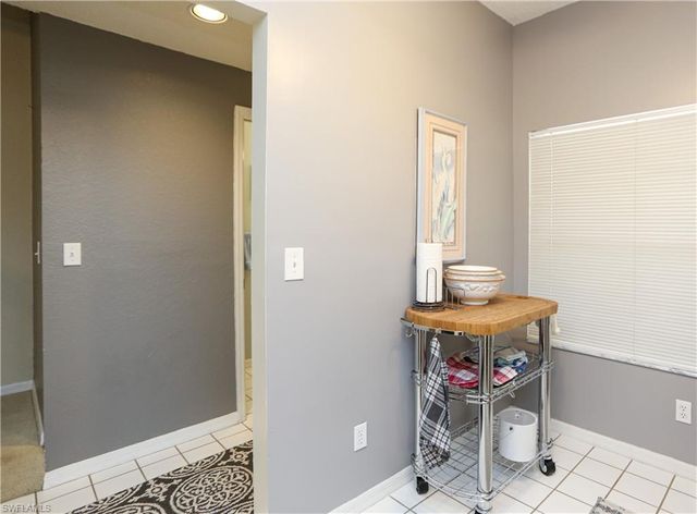 1044 Woodshire LN B203, Naples, FL 34105