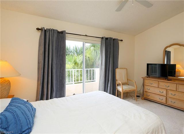 1044 Woodshire LN B203, Naples, FL 34105