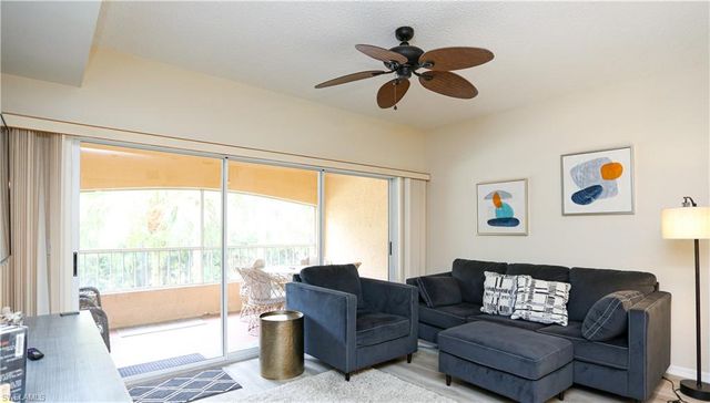 1044 Woodshire LN B203, Naples, FL 34105