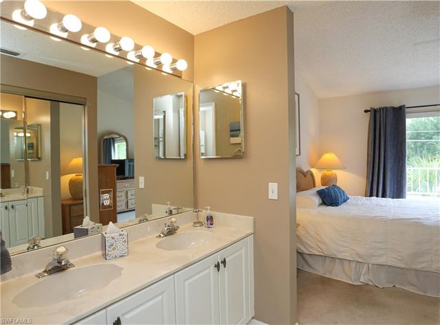 1044 Woodshire LN B203, Naples, FL 34105