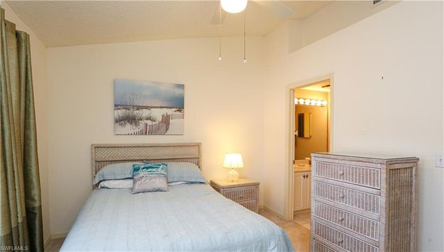 1044 Woodshire LN B203, Naples, FL 34105