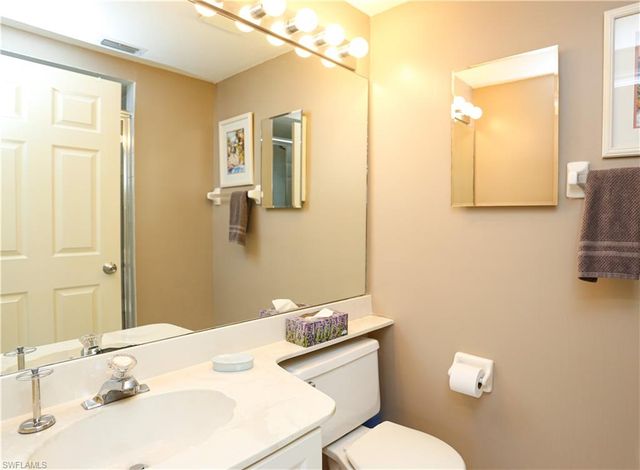 1044 Woodshire LN B203, Naples, FL 34105