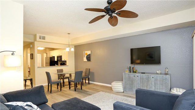 1044 Woodshire LN B203, Naples, FL 34105