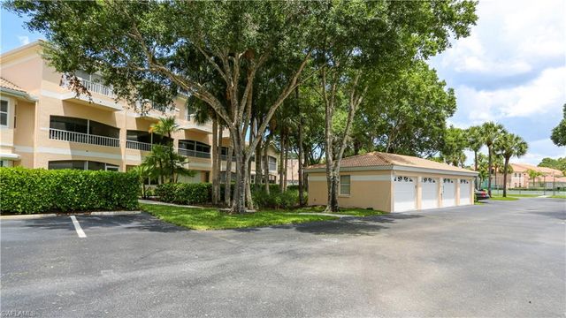 1044 Woodshire LN B203, Naples, FL 34105