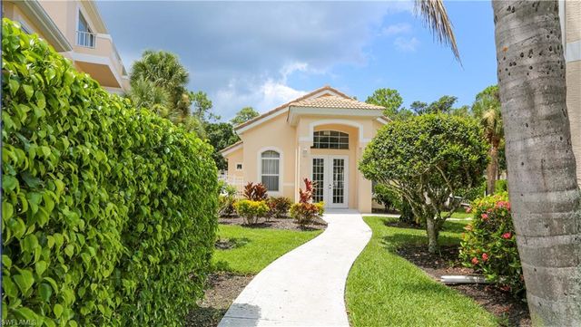 1044 Woodshire LN B203, Naples, FL 34105
