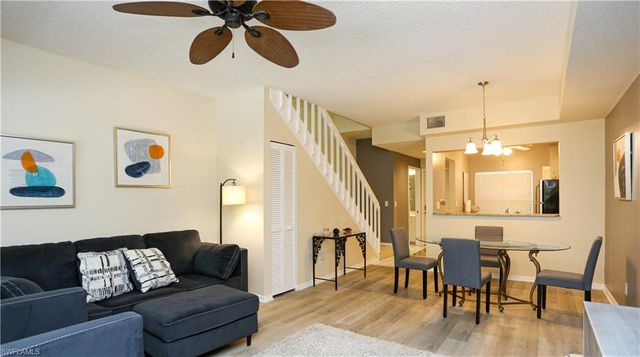 1044 Woodshire LN B203, Naples, FL 34105