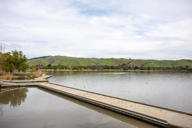 3674 Oakwood Terrace 302, Fremont, CA 94536