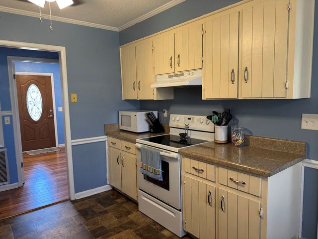 2102 Centenial, Dothan, AL 36303