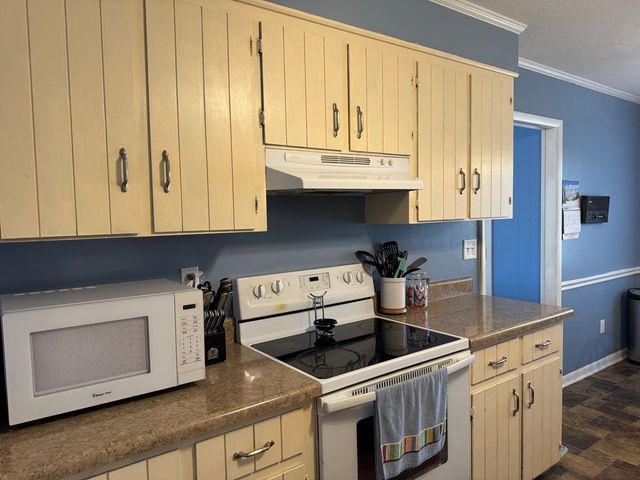 2102 Centenial, Dothan, AL 36303