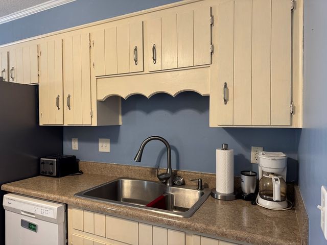 2102 Centenial, Dothan, AL 36303