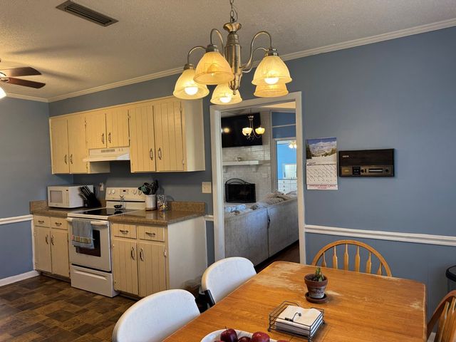 2102 Centenial, Dothan, AL 36303