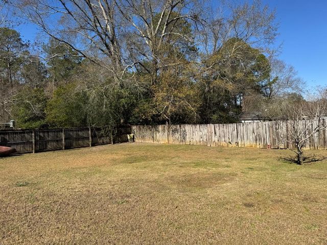 2102 Centenial, Dothan, AL 36303