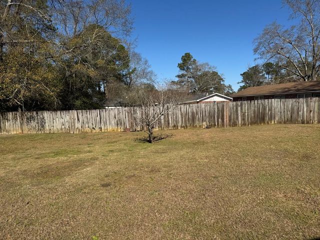 2102 Centenial, Dothan, AL 36303