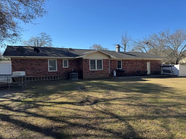 2102 Centenial, Dothan, AL 36303