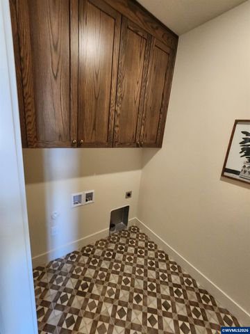 Model A Oriole St, Stayton, OR 97383