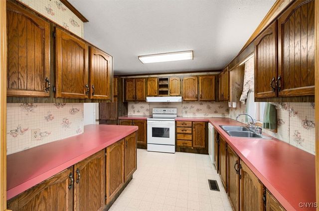 144 Anthony Lane, New Hartford, NY 13413