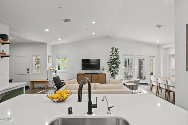 303 N F St 201, Oxnard, CA 93030