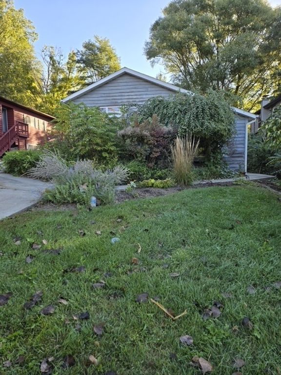 61 Highview Avenue, Fox Lake, IL 60020