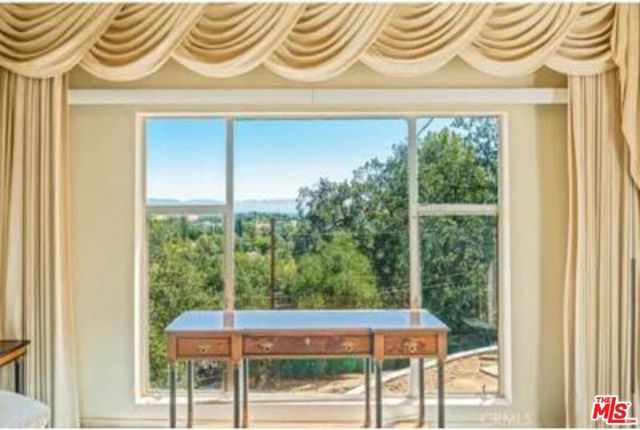 4938 Medina Road, Woodland Hills, CA 91364