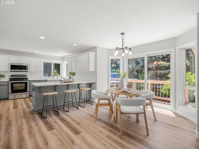 11336 Nw KENZIE Ln, Portland, OR 97229