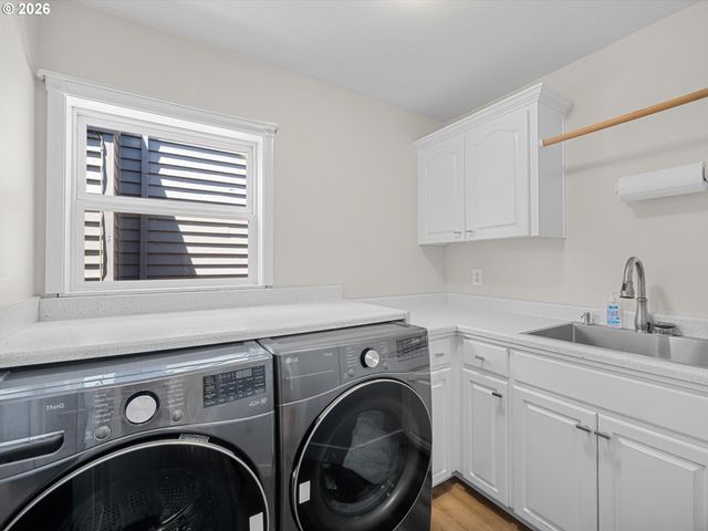 11336 Nw KENZIE Ln, Portland, OR 97229