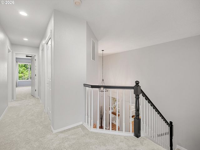 11336 Nw KENZIE Ln, Portland, OR 97229