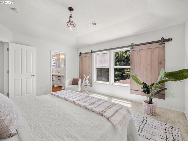11336 Nw KENZIE Ln, Portland, OR 97229
