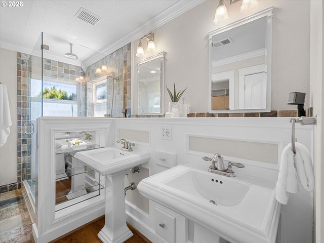 11336 Nw KENZIE Ln, Portland, OR 97229