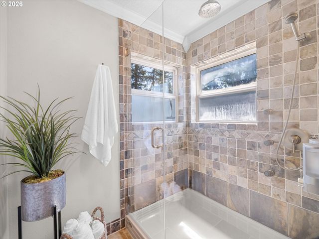 11336 Nw KENZIE Ln, Portland, OR 97229