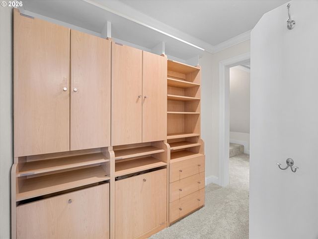 11336 Nw KENZIE Ln, Portland, OR 97229