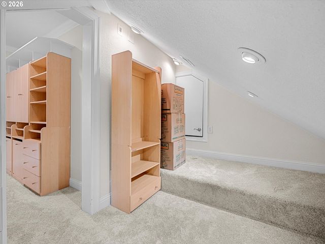 11336 Nw KENZIE Ln, Portland, OR 97229