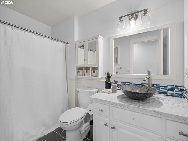 11336 Nw KENZIE Ln, Portland, OR 97229