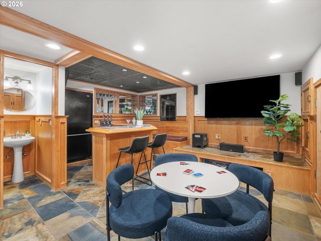 11336 Nw KENZIE Ln, Portland, OR 97229