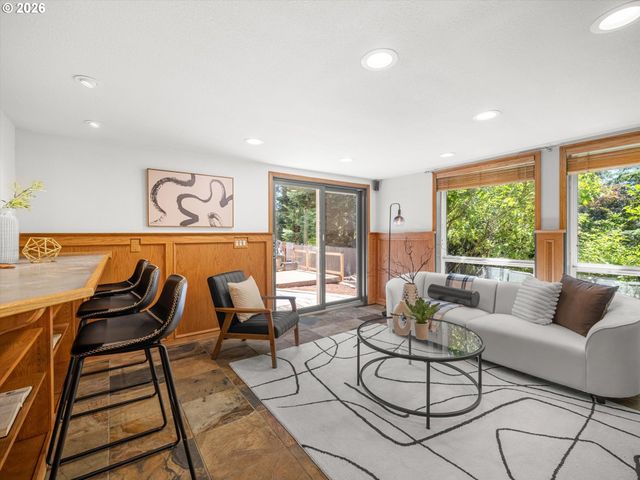 11336 Nw KENZIE Ln, Portland, OR 97229
