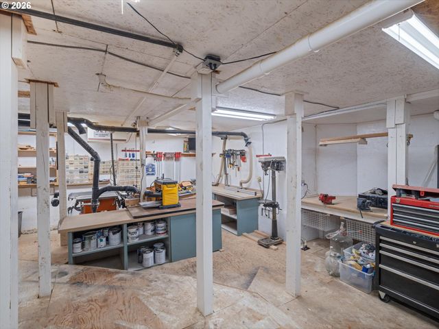 11336 Nw KENZIE Ln, Portland, OR 97229