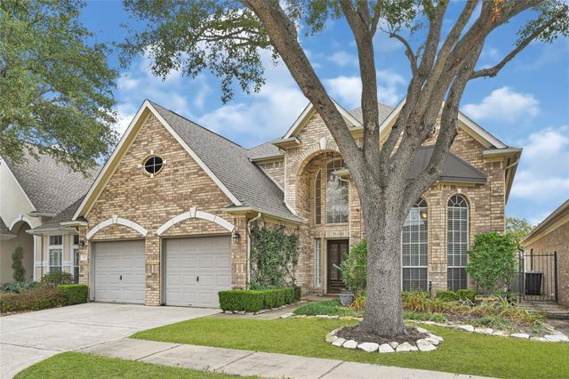 35 Parkway Place, Houston, TX 77040
