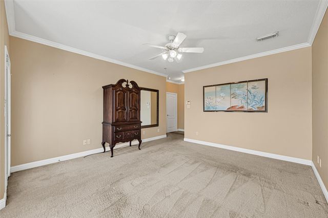 35 Parkway Place, Houston, TX 77040