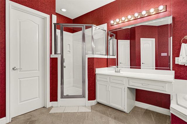 35 Parkway Place, Houston, TX 77040