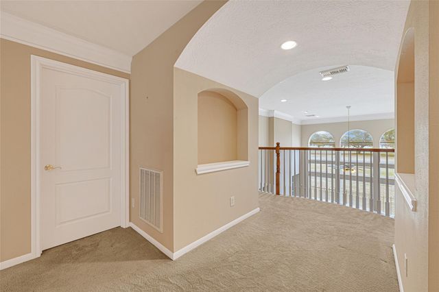 35 Parkway Place, Houston, TX 77040