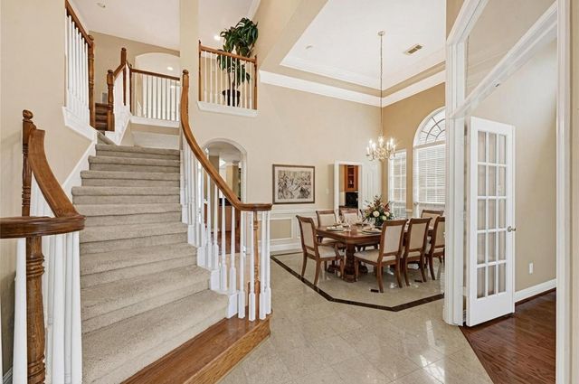 35 Parkway Place, Houston, TX 77040