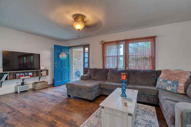 10688 Cricklewood Drive, Newburgh, IN 47630