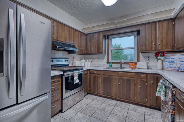 10688 Cricklewood Drive, Newburgh, IN 47630