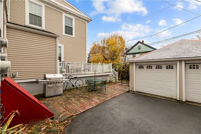 5 Elliot Place, Newport, RI 02840