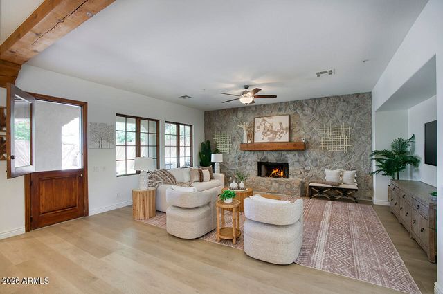9096 E MOUNTAIN SPRING Road, Scottsdale, AZ 85255